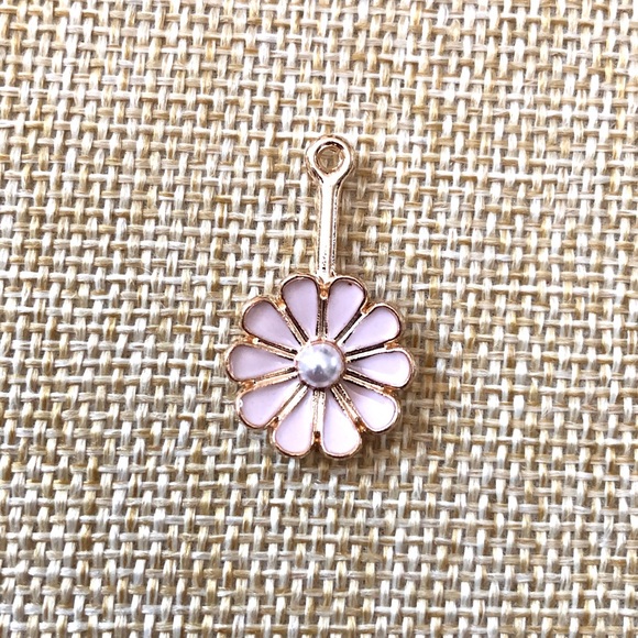 Jewelry - ❤️ 5 for $15 Pink & Gold Flower Pendant Zinc Alloy